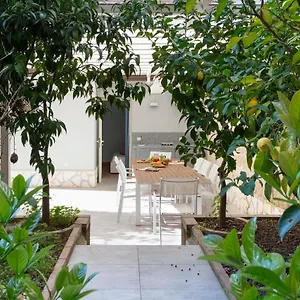 https://il-giardino-di-bob-by-starguest.hotels-amalfi.com
